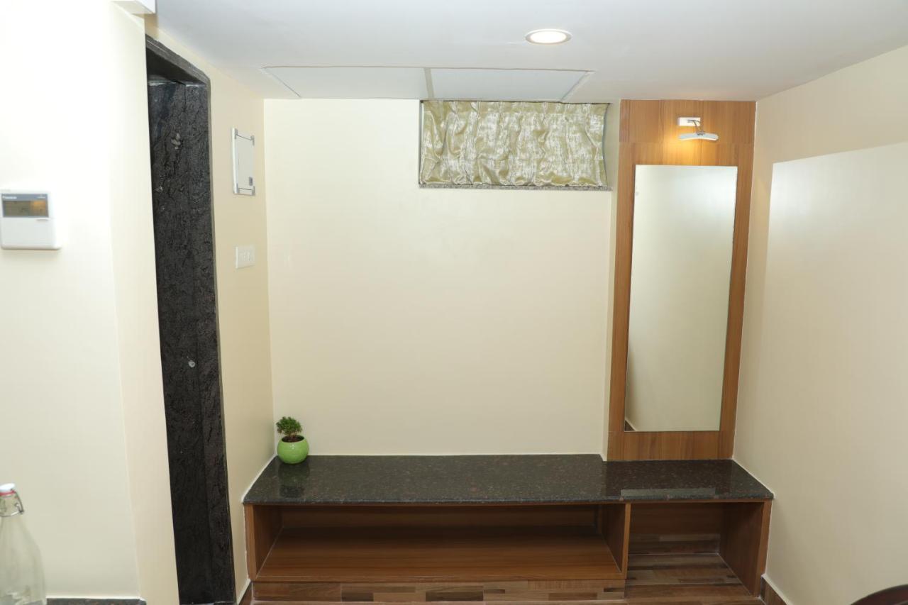 Gadiraju Palace Convention Centre & Hotel Visakhapatnam Zewnętrze zdjęcie