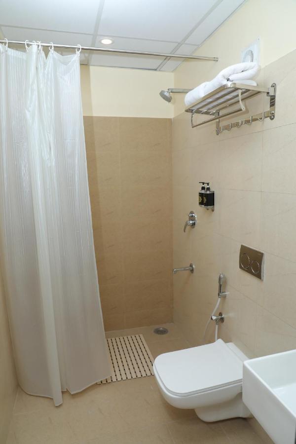 Gadiraju Palace Convention Centre & Hotel Visakhapatnam Zewnętrze zdjęcie