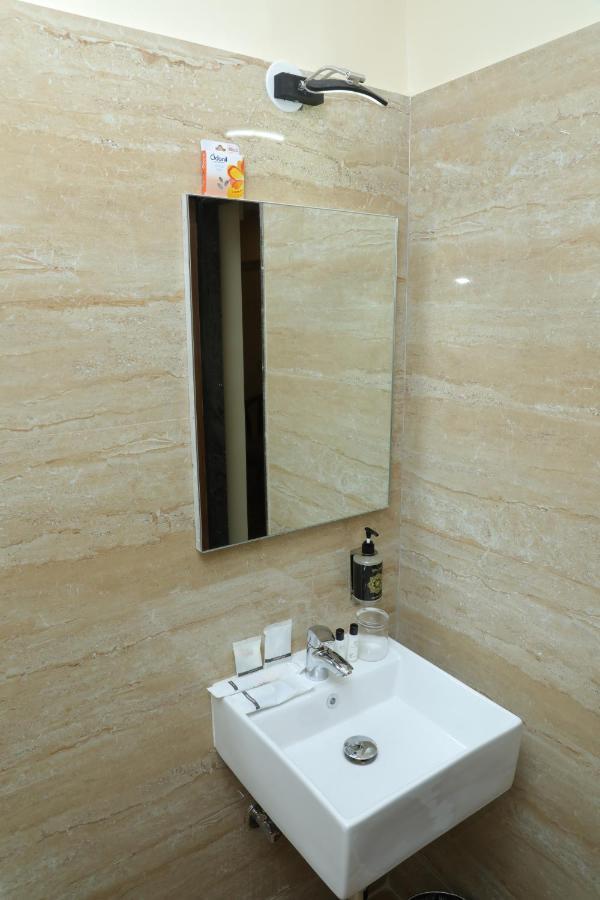 Gadiraju Palace Convention Centre & Hotel Visakhapatnam Zewnętrze zdjęcie