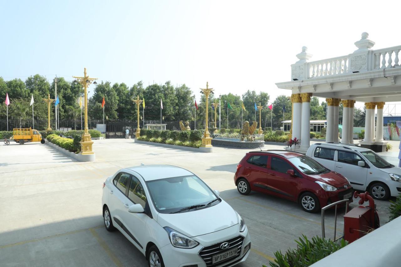 Gadiraju Palace Convention Centre & Hotel Visakhapatnam Zewnętrze zdjęcie
