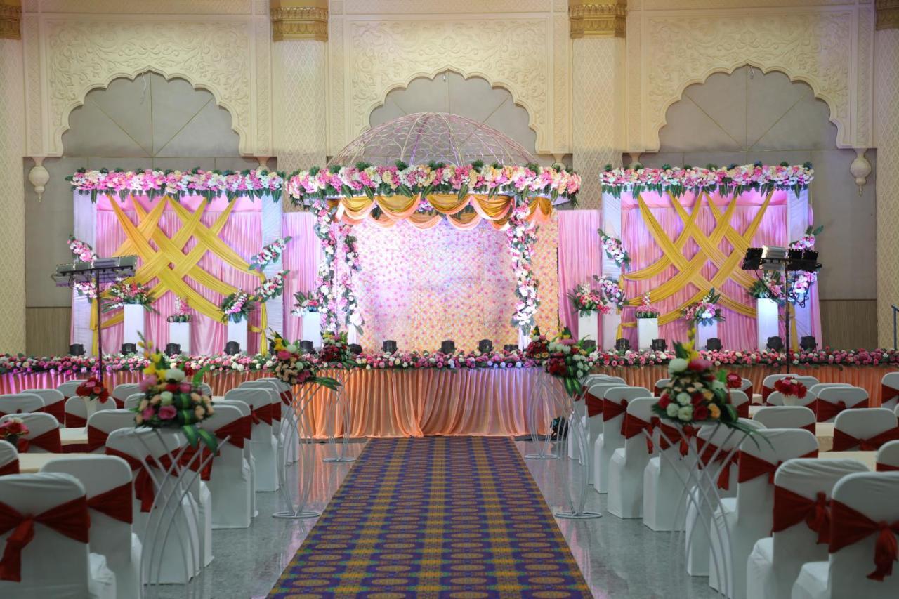 Gadiraju Palace Convention Centre & Hotel Visakhapatnam Zewnętrze zdjęcie