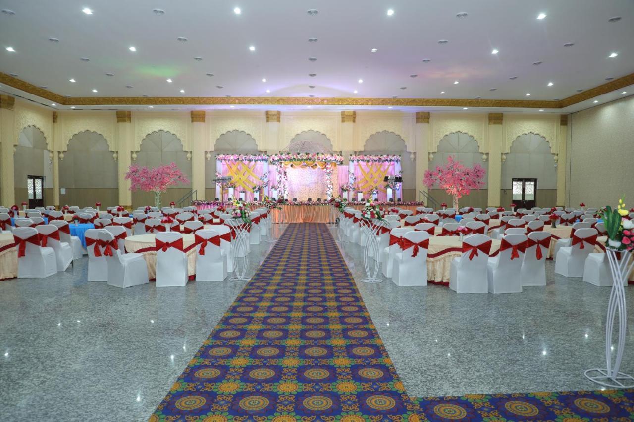 Gadiraju Palace Convention Centre & Hotel Visakhapatnam Zewnętrze zdjęcie