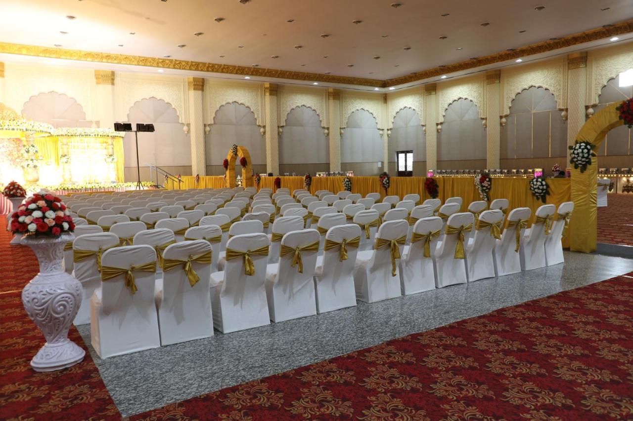 Gadiraju Palace Convention Centre & Hotel Visakhapatnam Zewnętrze zdjęcie