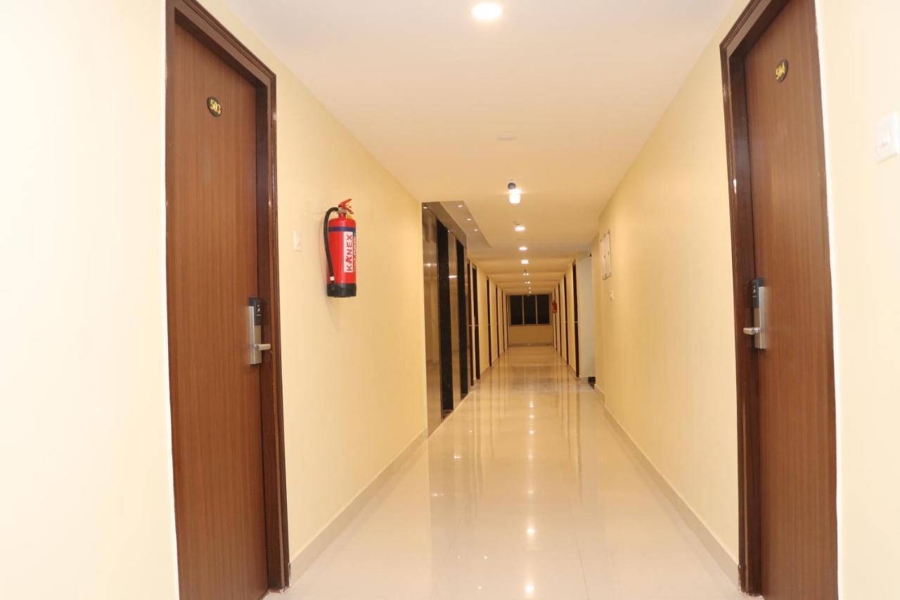 Gadiraju Palace Convention Centre & Hotel Visakhapatnam Zewnętrze zdjęcie