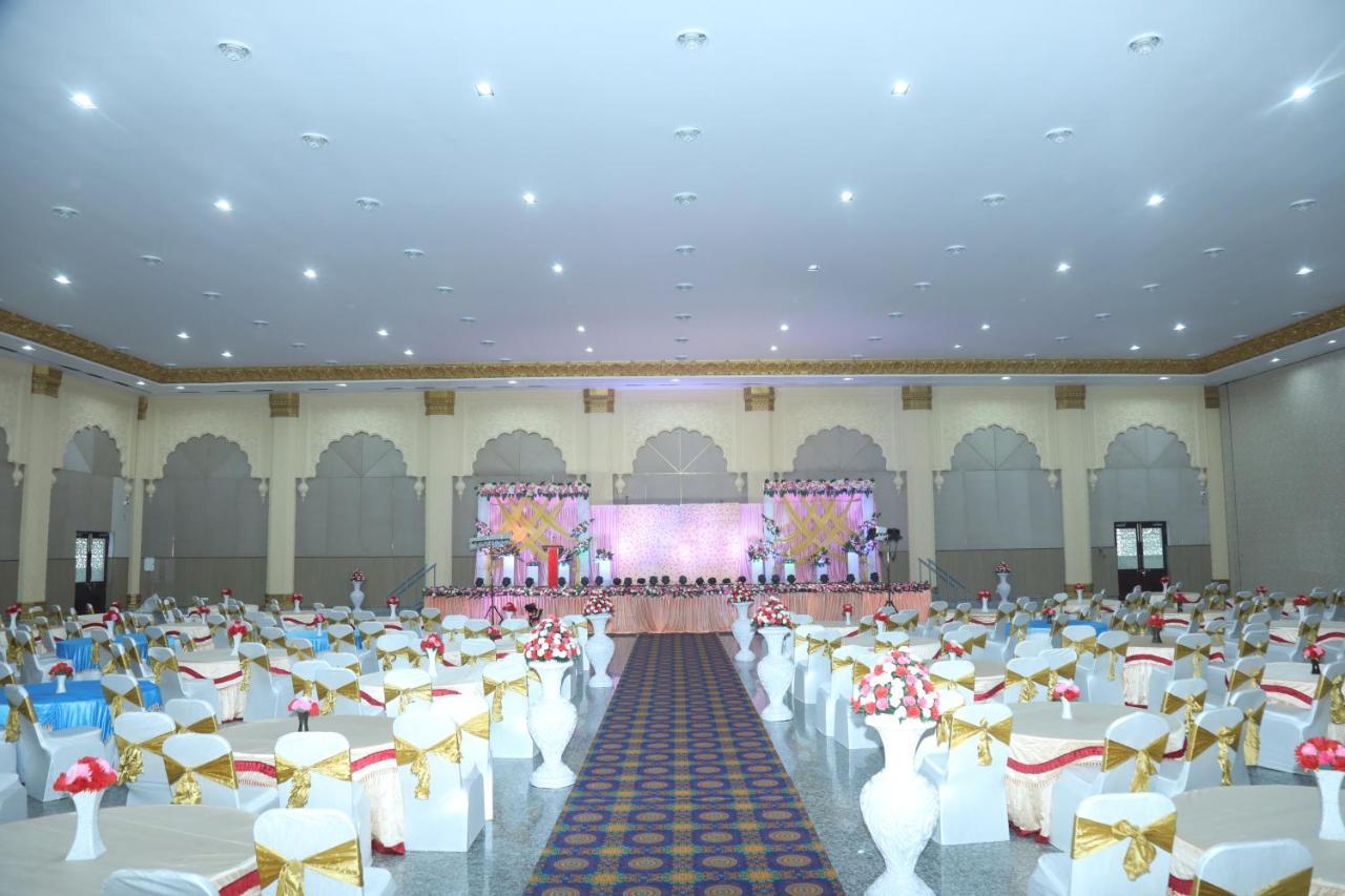 Gadiraju Palace Convention Centre & Hotel Visakhapatnam Zewnętrze zdjęcie